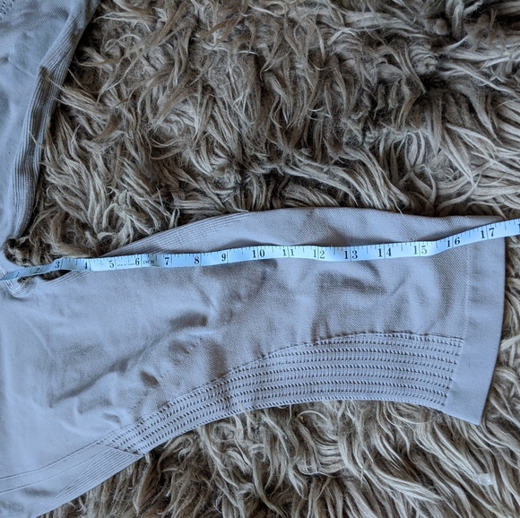 Lululemon Gray Taryn Toomey Crop - Picture 4 of 4